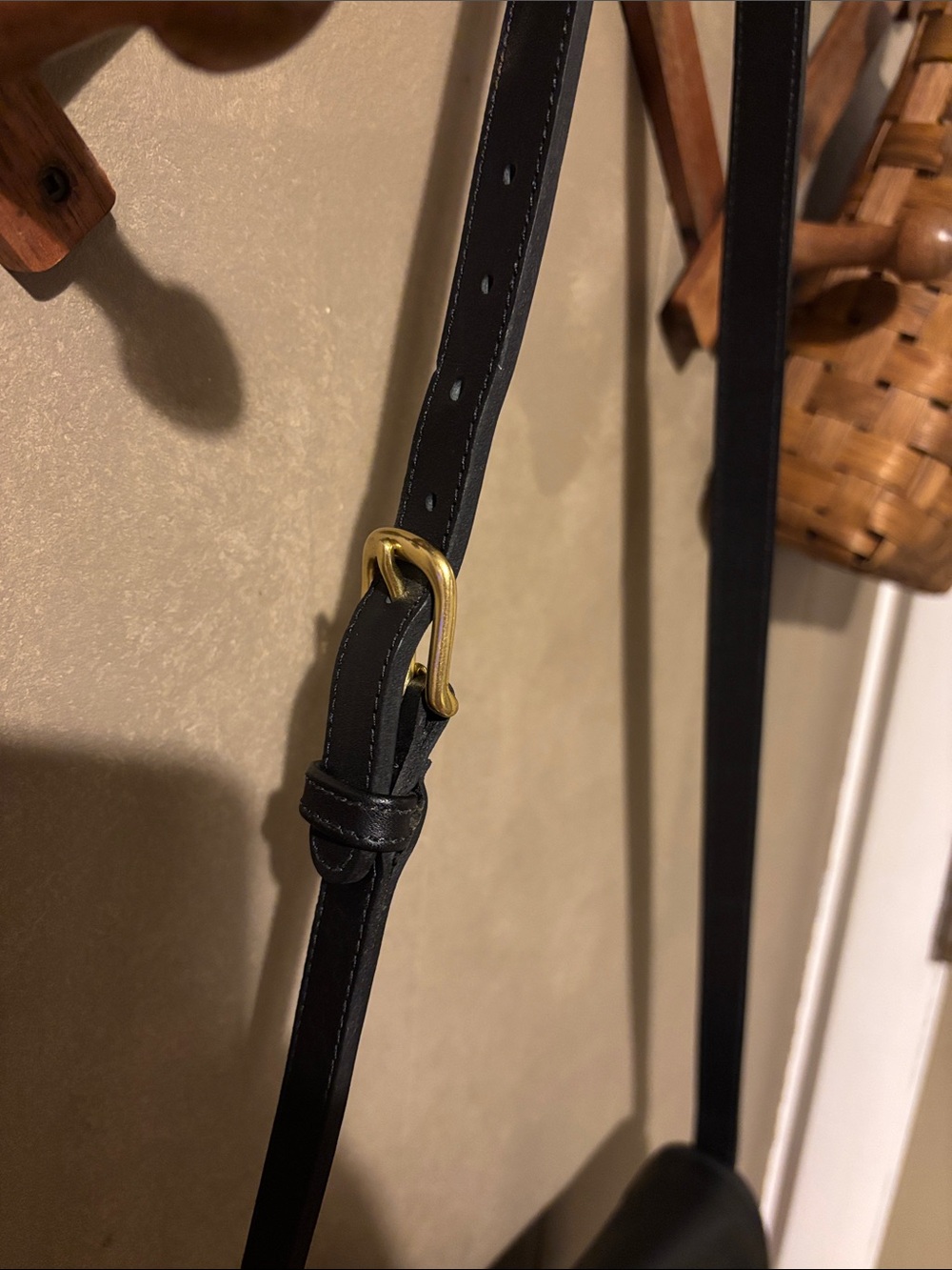 Vintage Coach City Bag Black Leather Crossbody Bag with Gold Turn-Lock - Picture 3 of 12
